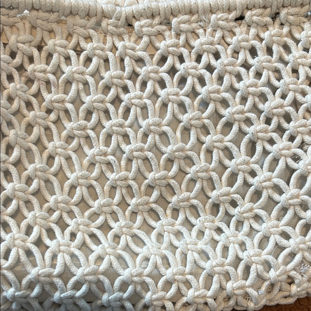 Elegant White Macrame Shoulder Bag - Picture 7 of 10